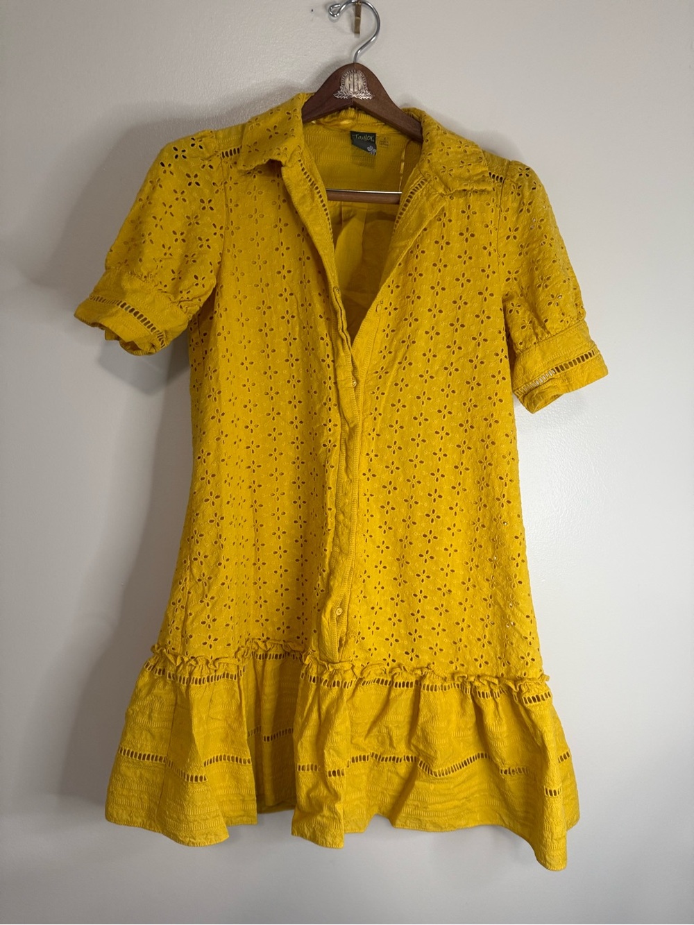 Taylor Yellow Eyelet Ruffle Hem Dress - Unbranded size 4